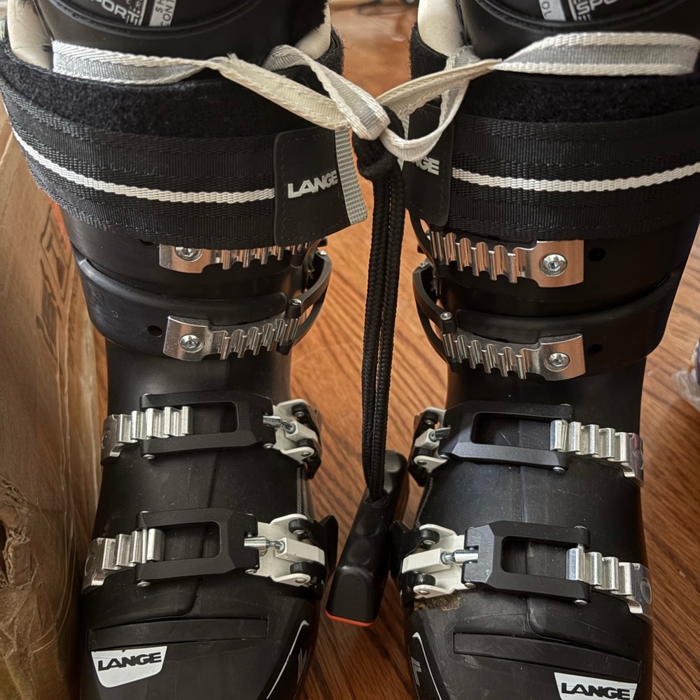 Lange Black Ski Boots with Silver Accents